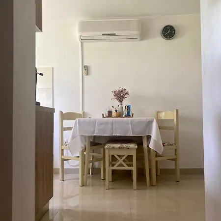 Ponos דירה קרק